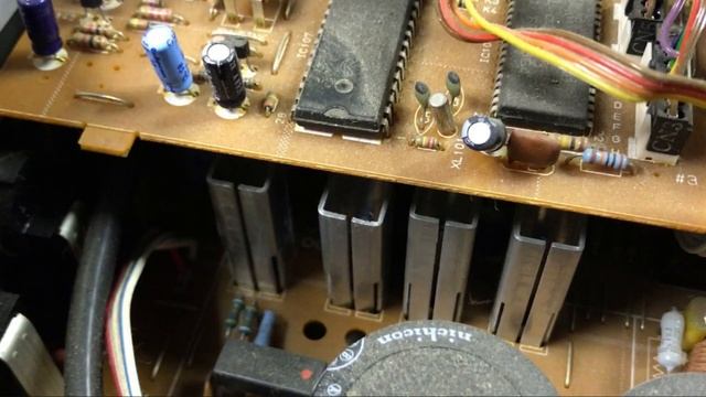 Repairing a Yamaha R 70 Stereo Receiver - Amp & Display Cut On & Off смотреть онлайн
