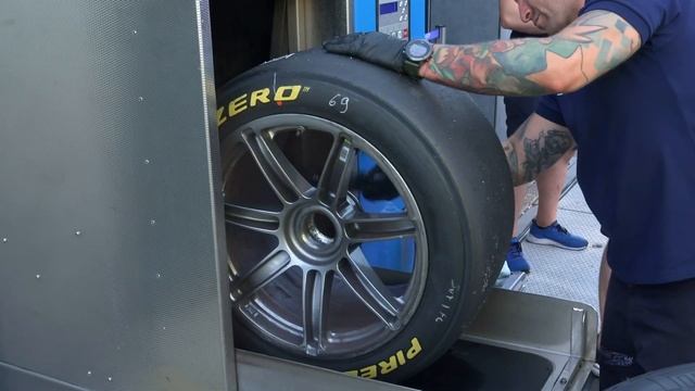 Garage Tour by Thierry Vermeulen at DTM Verstappen.com Racing смотреть онлайн