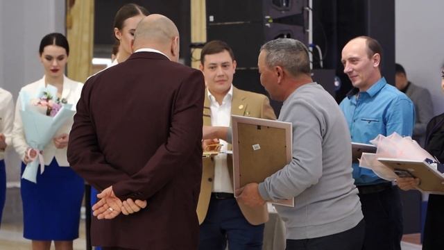 Награждение сотрудников, отличившихся в 2022 году смотреть онлайн
