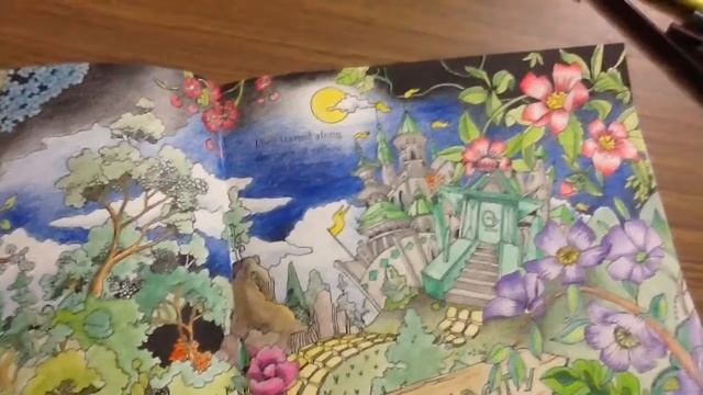 Escape to Oz - a colouring book adventure illustrated by Good Wives and Warriors - Emerald City смотреть онлайн