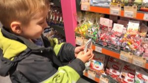 ПОШЛИ в МАГАЗИН ! Давид Не УМЕЕТ ПОКУПАТЬ ! Для детей Kids Children