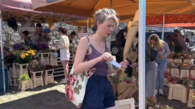 Набережная в Праге. Фермерский рынок и ярмарка. Прогулка в выходной. Чехия. Куда пойти в выходные. смотреть онлайн