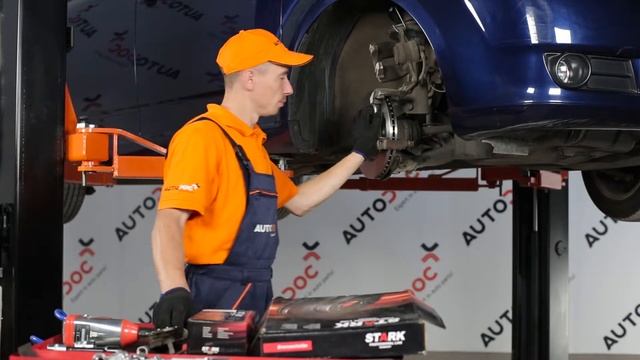Πώς να αλλάξετε Δίσκοι εμπρόσθιων φρένων του TOYOTA COROLLA VERSO 2 | Autodoc смотреть онлайн
