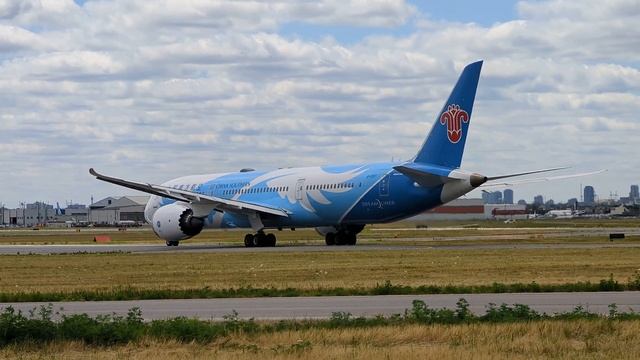 China Southern Boeing 787-9 Departing Rwy 23 смотреть онлайн