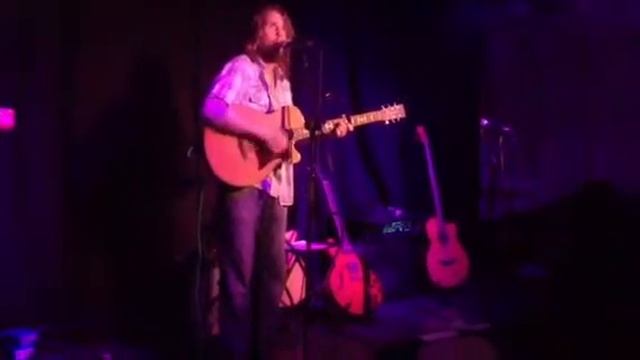 Ciaran McElhinney supporting Blues Legend Henry McCullough смотреть онлайн