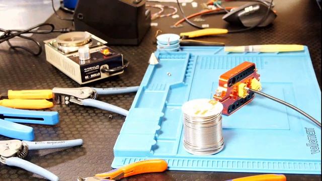 Aerobertics Live - Cables & Connectors смотреть онлайн