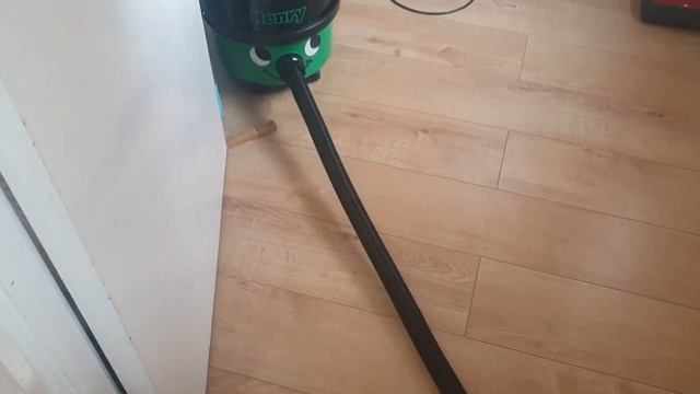 numatic henry hvr200 1998 green vacuuming смотреть онлайн