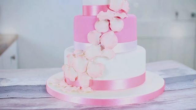 Three Tier Wedding Cake Online Cake Decorating Course with She Who Bakes смотреть онлайн