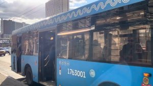 Автобус ЛиАЗ-4292.60(1-2-1) следует по маршруту 125 ”Красноказарменная Площадь - ул. Молостовых”