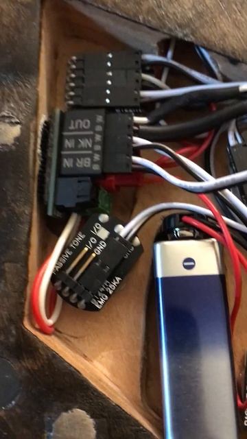 EMG Guitar Wiring Hack @dmgshop7446 see full video @dmgshop7446 смотреть онлайн