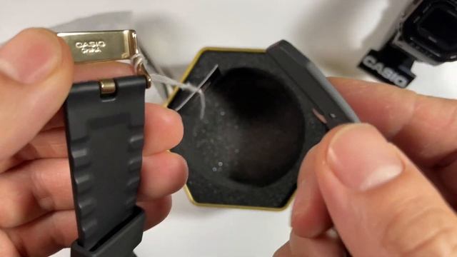 CASIO Gshock GD-400GB-1B2ER Unboxing