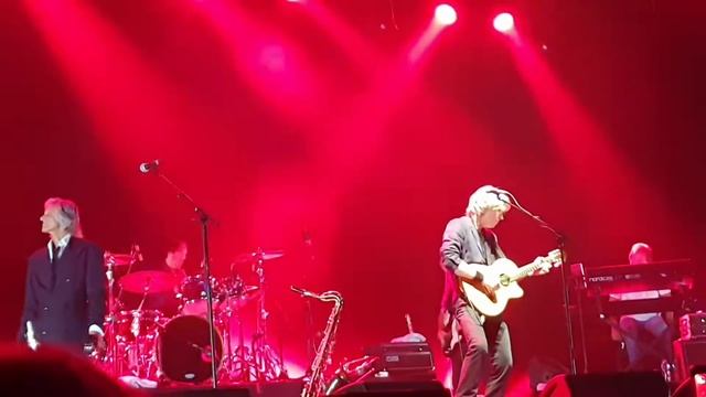 DIRE STRAITS EXPERIENCE IN HAIFA 13092019B смотреть онлайн