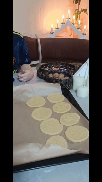 Выходные с внуками💞 моя любовь и моя гордость 💞💓🤩 очень любят лепить печенье смотреть онлайн