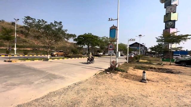 Пограничный переход в Лаос из частного государства Золотой треугольник. 23 марта 2024 г смотреть онлайн