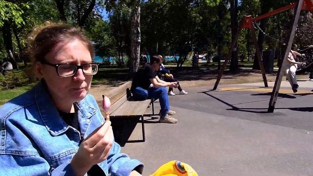 «Прогулка в Центральном парке Новосибирска наслаждение природой и свежим воздухом» смотреть онлайн