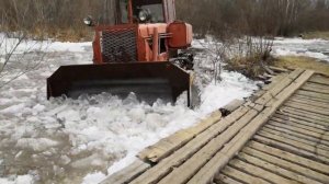 Дт 75 ломаем наледь