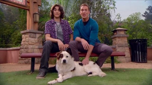 Blake Michael and Regan Burns "Dog With a Blog" Host Give Props to Pets Marathon смотреть онлайн