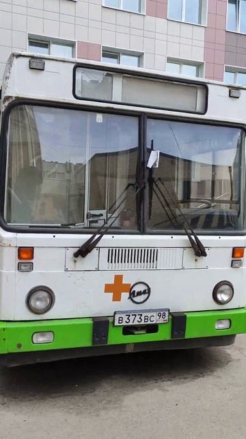 ЛиАЗ - Прививка! Автобус ЛиАЗ-5256, Ленинский проспект, г. СПб, 26.04.2024г. смотреть онлайн