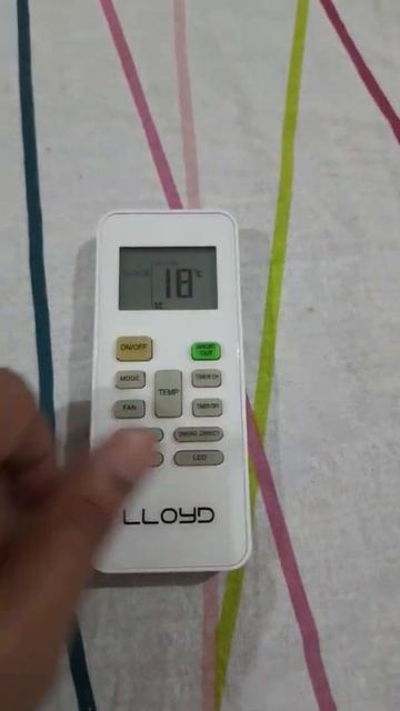Awesome Life Saving Hack to open battery cover of a AC remote control by using just one Hand смотреть онлайн