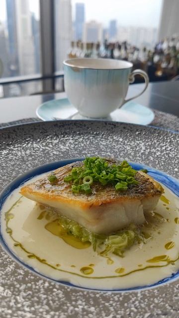 Какой средний чек в ресторане с видом на весь Сингапур? смотреть онлайн