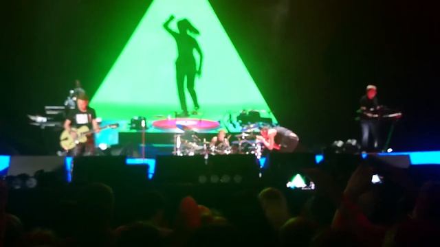 Depeche Mode - I feel you (live) смотреть онлайн