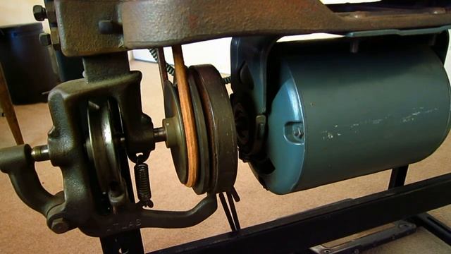 How A Clutch Sewing Machine Motor Works смотреть онлайн