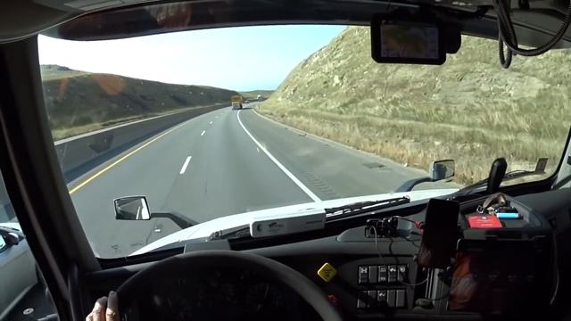 2020 Volvo VNL 860 Coast to Coast 3 смотреть онлайн