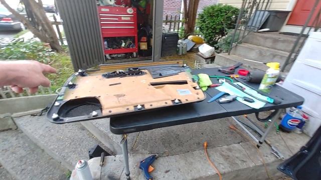 1997 Mercedes C36 project. Drivers door check lubricated смотреть онлайн