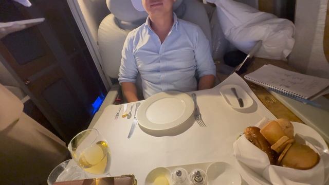 Report ft. ChatGPT: Emirates 777-300 | First Class | Manila to Dubai смотреть онлайн
