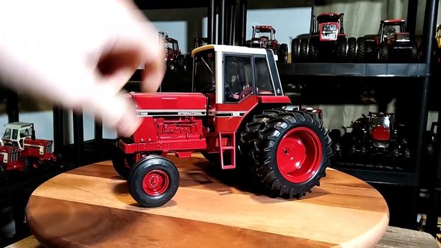 Ertl 1/16 IH 1486 - Prestige Collection смотреть онлайн