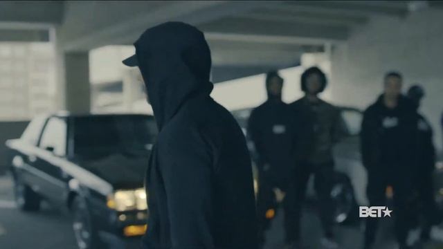 Eminem lets (his breakfast) loose at Donald Trump! смотреть онлайн