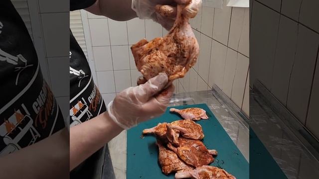 Сочные и ароматные утиные ножки из Смокера! смотреть онлайн