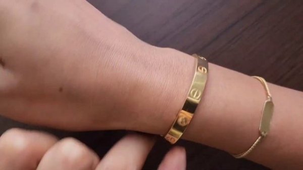 how to open cartier love bracelet, unscrew Cartier love bracelet