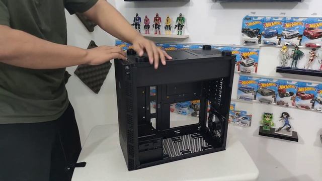 Cooler Master Masterbox MB600L V2 Black ATX - Unboxing & Review смотреть онлайн