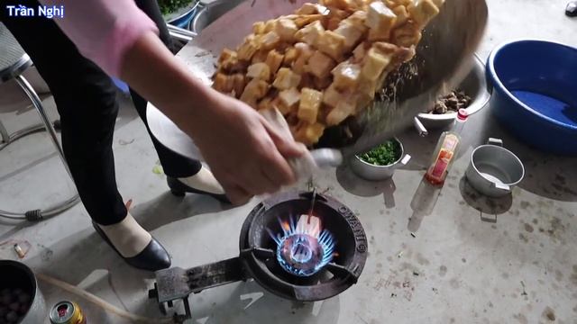 Các cháu cưới cả xóm đến làm cỗ,vui và tình cảm qúa смотреть онлайн