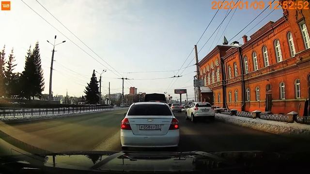Видеорегистратор 70 Mai смотреть онлайн