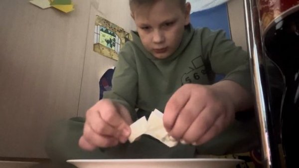 24 часа в домике из покрывал влог 1 час