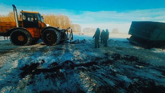 КамАЗ на поле, мтз1221 МТЗ 1523 и Кировец, 5 часов спасения