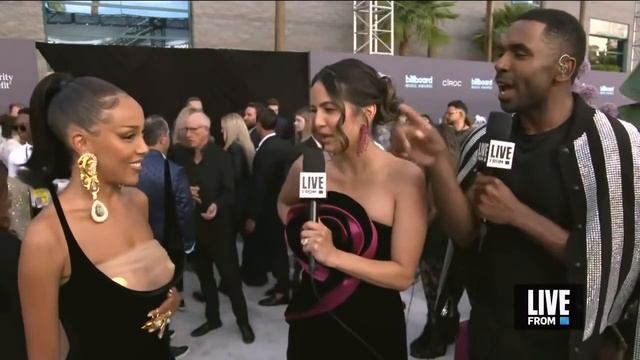 Billboard Music Awards 2022 Red Carpet FULL Livestream | E! News смотреть онлайн