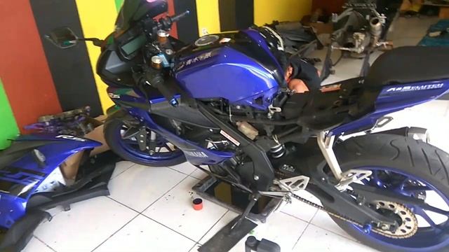 liqui moly engine flush dan Liqui Moly oil 10W-40 street di Yamaha R15 V3 смотреть онлайн