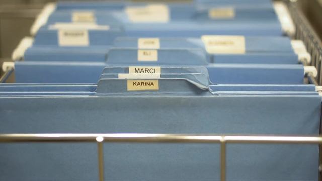 Business Law Breakdown: Role of Contracts in Business смотреть онлайн