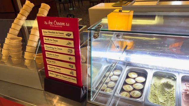 Emirates Business Class Lounge At Dubai (DXB)!