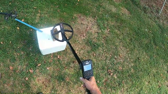 Deus 2 and Equinox 800 EMi test within 4 ft of one another смотреть онлайн