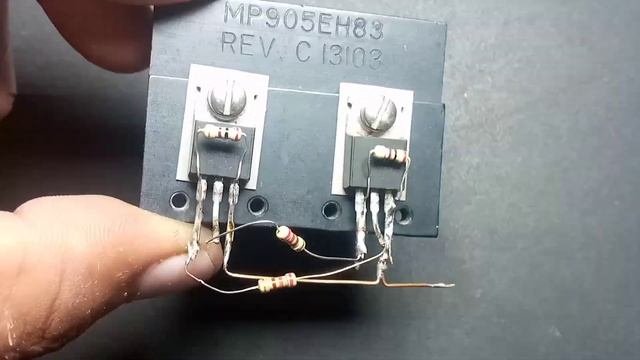 DIY Inverter 12v To 220v||How To Make Simple 200watts Inverter Using Irf3205 & ATX Transformer