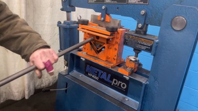 40 TON METAL PRO MP 4000 HYDRAULIC IRONWORKER: STOCK #76205 смотреть онлайн