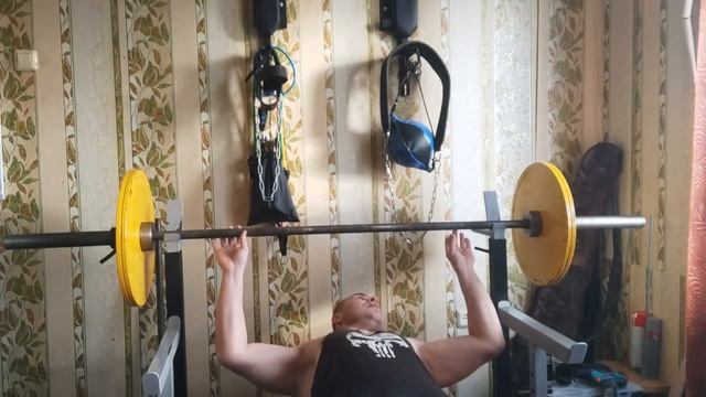 Жим штанги лежа+гантели дома.3 месяца худею -22 кг.Вешу 93 кг! смотреть онлайн