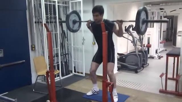 Приседание на фитнес-качелях. 60 кг. смотреть онлайн