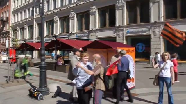 Патриотическая музыка на Невском. 8.05.16 смотреть онлайн