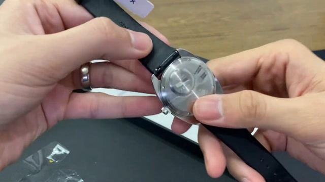 Timex Q 1978 Reissue Day-Date 37mm Black Leather Strap Watch Unboxing