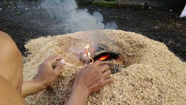 Cara membuat arang sekam yang sangat mudah || bisa di kerjakan oleh ibu-ibu di rumah смотреть онлайн